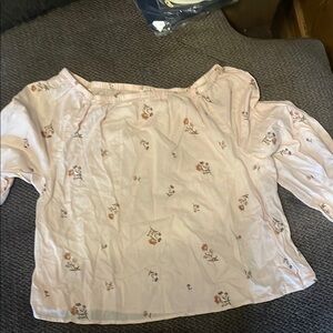 a.n.a Floral Embroidered Blouse 🌸